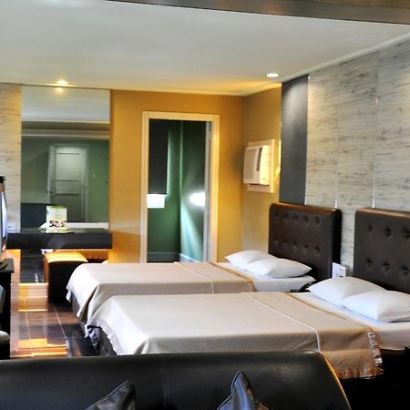 Jardin De Rosal Hotel Pasig City Esterno foto
