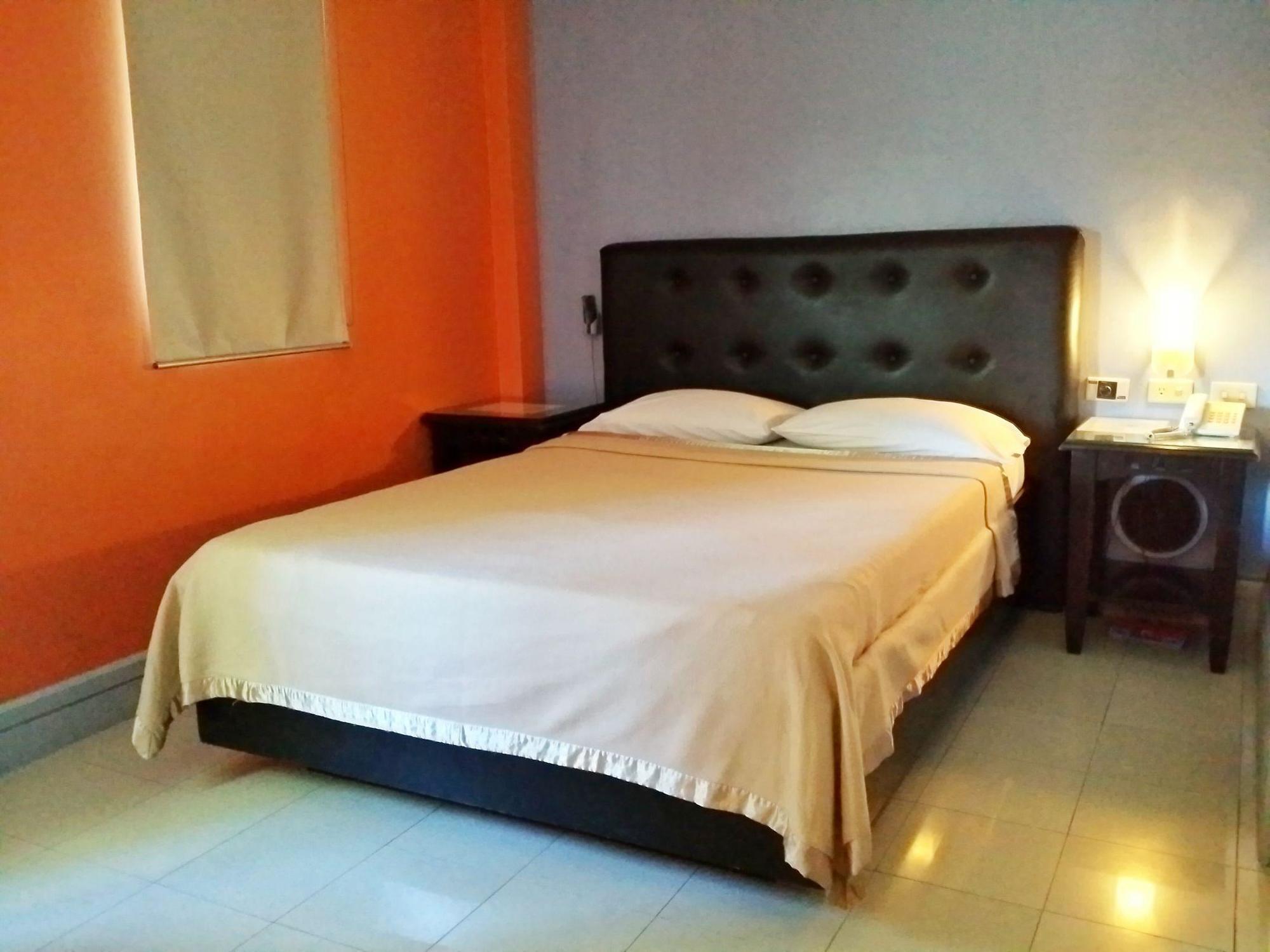 Jardin De Rosal Hotel Pasig City Esterno foto