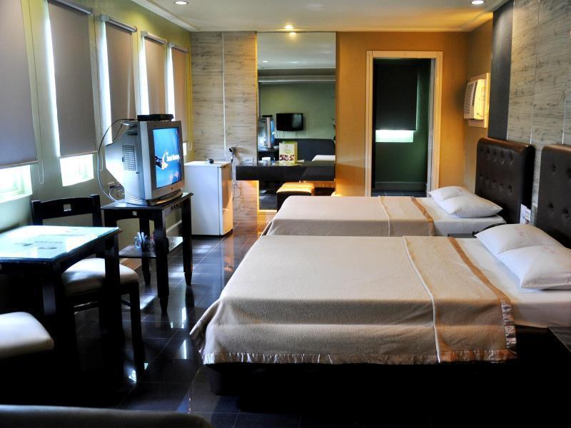 Jardin De Rosal Hotel Pasig City Esterno foto