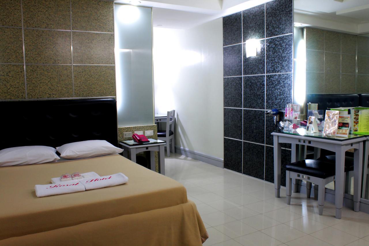 Jardin De Rosal Hotel Pasig City Esterno foto