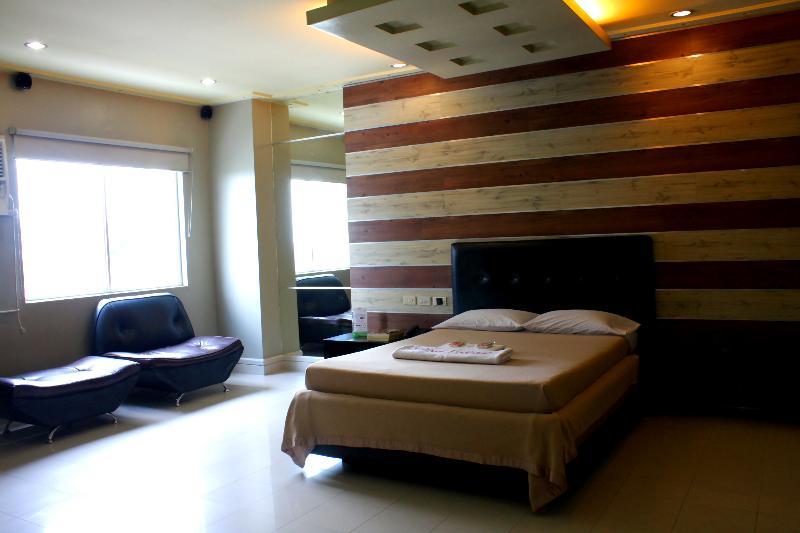 Jardin De Rosal Hotel Pasig City Esterno foto