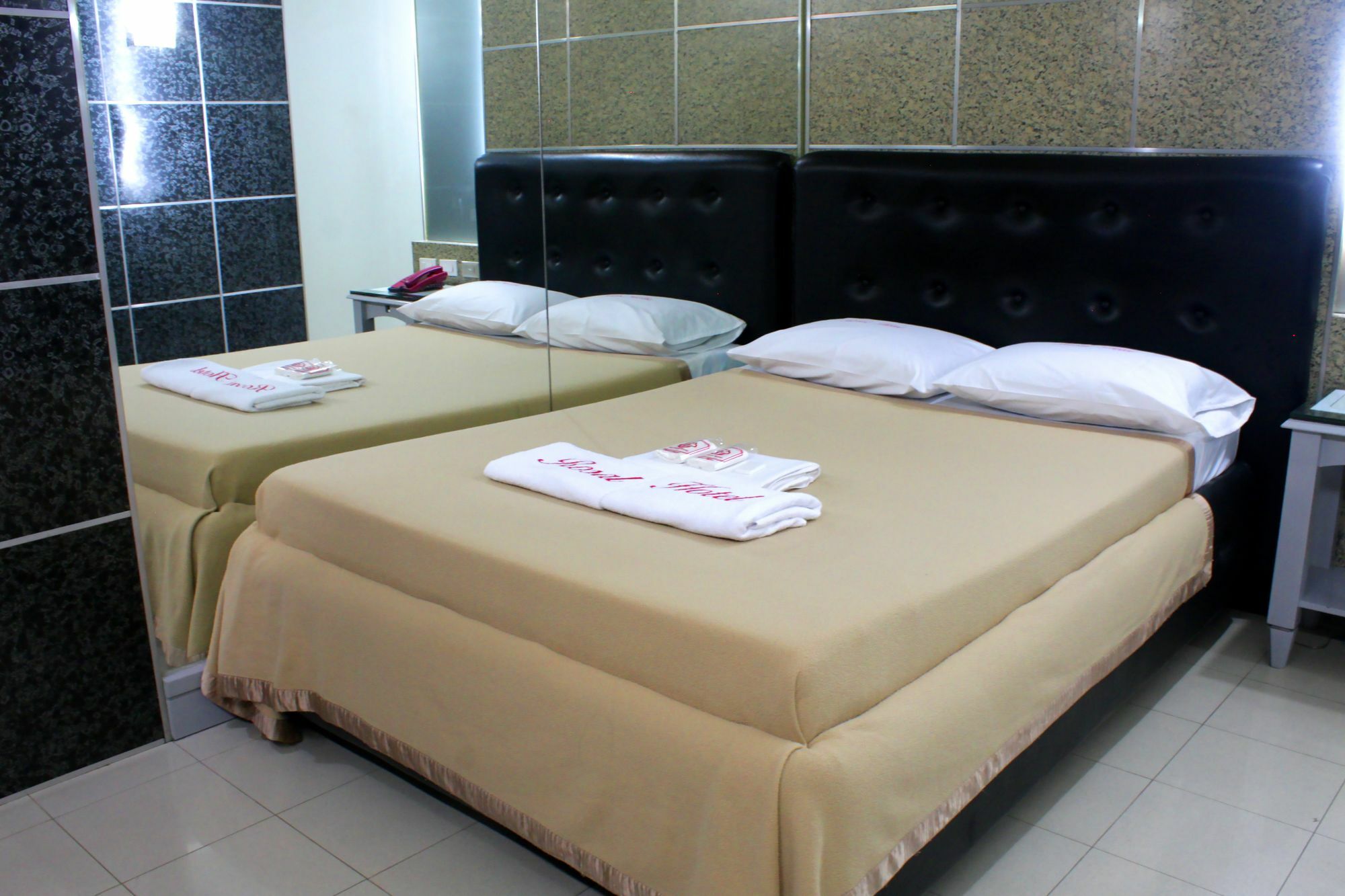Jardin De Rosal Hotel Pasig City Esterno foto